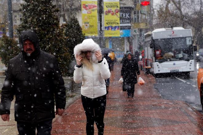 Yarn kar ya grlecek 21 il : Meteorolojinin yaynlad hava raporuna gre yarn kar ya i ve dou blgelerde etkisini devam ettirecek. Yarn kar ya alacak iller yle:  Bolu, Bilecik, Ktahya, Eskiehir, Isparta, Karaman, Kastamonu, Yozgat, Sivas, Nevehir, Nide, Gmhane, Bayburt, Erzincan, Erzurum, Tunceli, Bingl, Mu, Bitlis, Van ve Hakkari