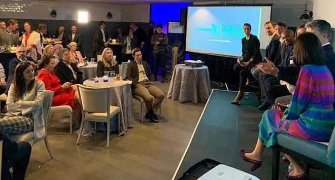 Karaka, aralarnda dnyann nde gelen mobilite irketlerinin temsilcilerinin bulunduu bir dinleyici grubuna "Trkiyenin Otomobili"ni ve Trkiye otomotiv endstrisinin mobilite ekosistemine nasl dneceini anlatt.