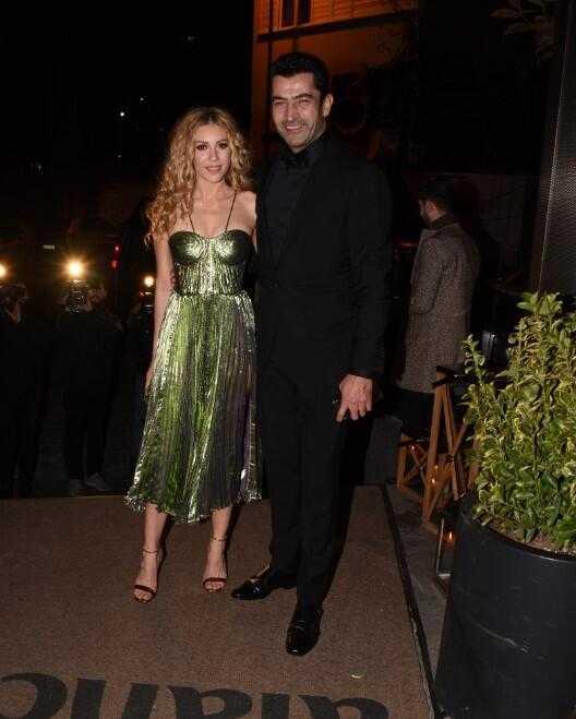 ift nikahtan sonra Nianta?ndaki Alancha Restaurant?ta bir davet verdi. Geceye iftin ailelerinin yan sra 100?e yakn dostu katld.