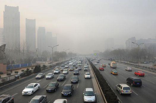 Hava kirliliinin en nemli sebeplerinden biri evsel emisyonlarmzdr. zellikle k dnemlerinde ok fazla oluyor. Bacalardan kan emisyonlar, arabalarn egzoz gazlar, filtre kullanmayan fabrikalar bunlar yksek miktarda kirleticiler ieriyor. Bunlar bu gnlerde atmosferimizde kalacak ve bize hastalk olarak geri dnecek"