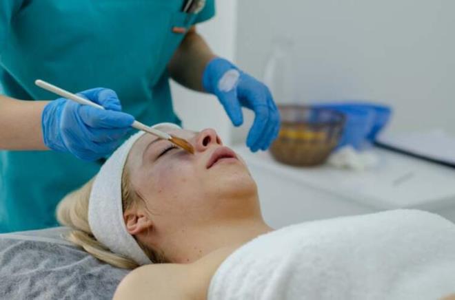 27. Estetisyen    Yllk ortalama maa (dolar) - 36.350 - 59.790