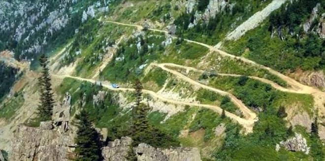 Gazeteciyi ararken derede akntya kaplan Astsubay Mustafa Gidergelmez ile Uzman avu Eyp Kapaklkaya ehit oldu.