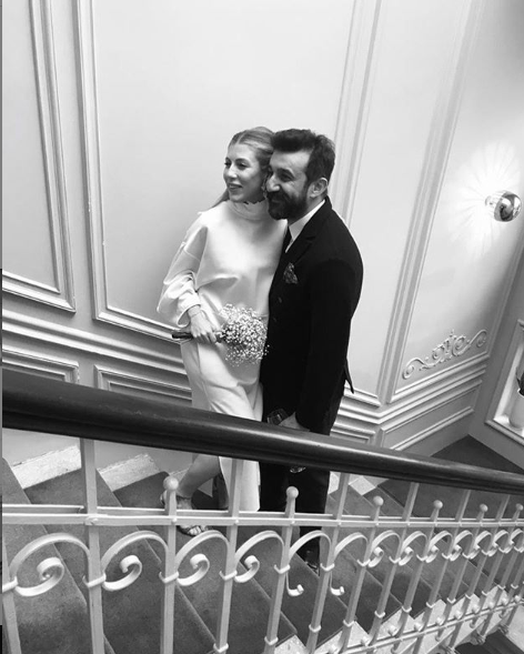 Necip Memili'nin en ok beeni alan paylam nikah pozlar oldu. Sade,zarif ve k bir gelinlik tercih eden Didem Daycolu'nun bu seimi ile tam not ald.