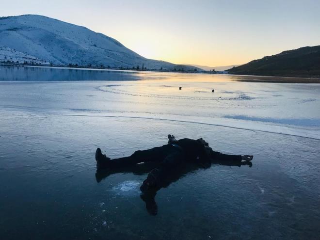Kentte kar yann ardndan Gkedere Gl'nn yzeyi buz tuttu, Kabaayr kyndeki baz eme ve dereler ise dondu.