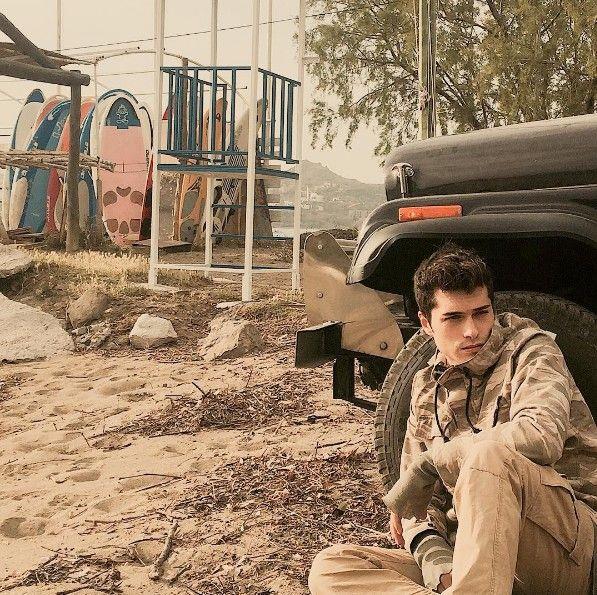 Yl iinde ukur adl dizide "Emrah komiser" karakterini canlandrd.