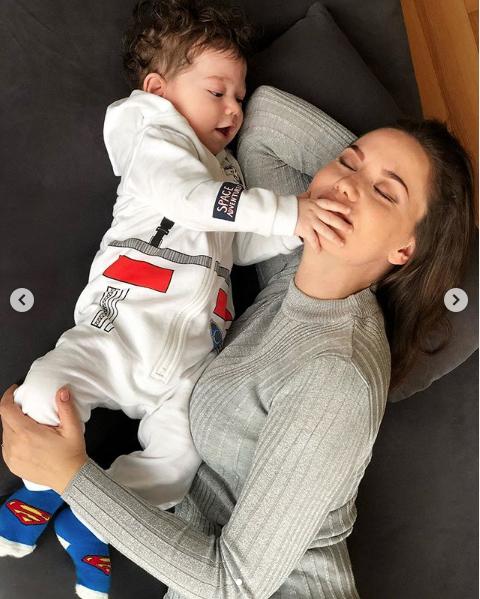 ddial ve uzun soluklu olacak bir dizide yer almak isteyen Fahriye Evcen, seici davranyor. imdiye kadar 6 projeyi reddetti.