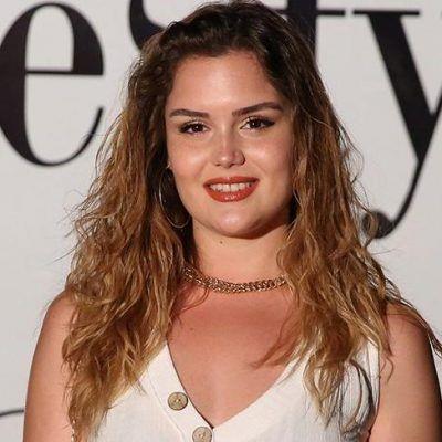 Peki, Alara Turan kimdir?  <br>  Alara Turan, 14 Eyll 1995 ylnda stanbul'da dnyaya gelmitir.Eitimini Mimar Sinan Gzel Sanatlar niversitesi Tiyatro Blm'nde tamamlamtr.