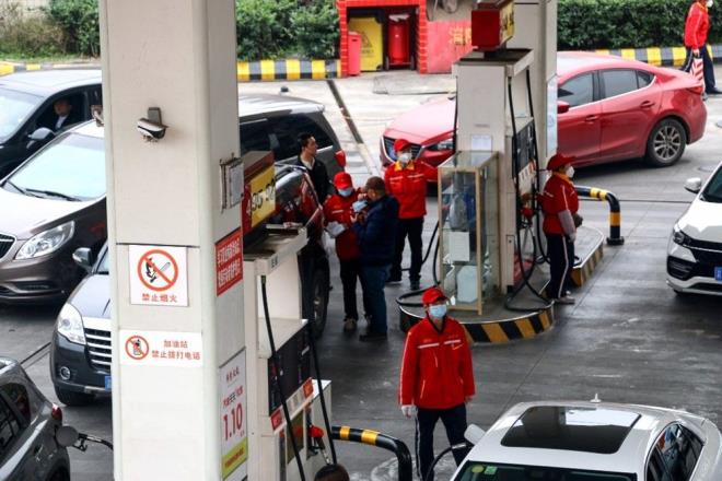VRS N'DEN 9 LKEYE SIRADI    Salgn, Hong Kong zel dari Blgesi ve Makao zel dari Blgesi&#8217;nde birer kiide, ABD, Japonya, Gney Kore&#8217;de 1&#8217;er kiide, Tayland&#8217;da 3 kiide tespit edildikten sonra, Singapur, Vietnam ve Suudi Arabistan'a da srad.