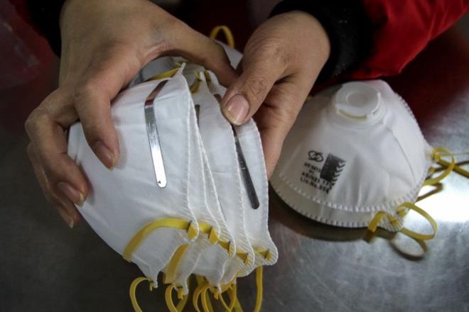 HUBEY'DE KARANTNA ALANI GENLYOR    Hubey'deki Vuhan, Huanggang ve Icou kentlerinde ulamn tamamen durdurulduunun aklanmasndan sonra ayn uygulamann eyalete bal dier baz ilelerde de yaplaca bildirildi. Ayrca Suan eyaletinden Hubey'e 135 kiilik salk personeli gnderilecei, ekip yelerinin eyaletteki niversite hastaneleri ve eyalet iindeki kentlerden seildii belirtildi.