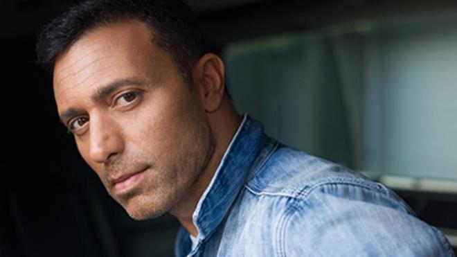 Mustafa Sandal<br>    Yrekler burkuldu. Elaz iin dualarmz. Depremde hayatn kaybeden vatandalarmza rahmet ailelerine sabr diliyorum.