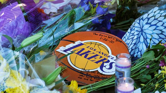 Helikopterin daireler izerek dt ve yere dtkten sonra alev ald belirtildi. Los Angeles Polis Departman, ''Olay yerine ulamamz 8 dakika, yangn sndrmemiz yaklak 1 saat srd.'' aklamasnda bulundu.