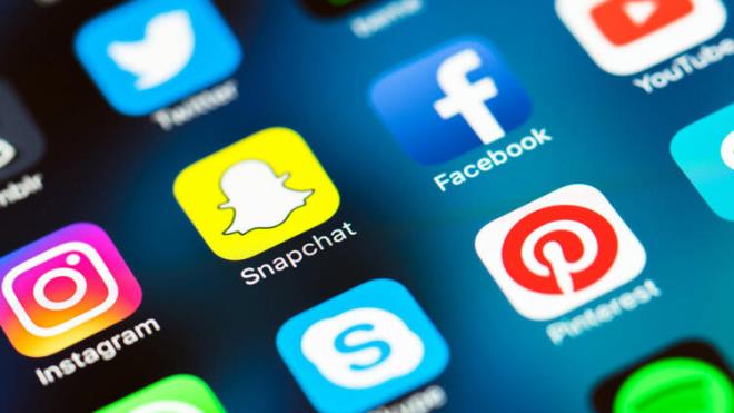 Sosyal medya    <br>  Sosyal medyann yeme istei artrmadaki etkisi ok byktr. Reklamlar, paylamlar, kiide aerme istei uyandrarak daha fazla besin tketimini tetikler.