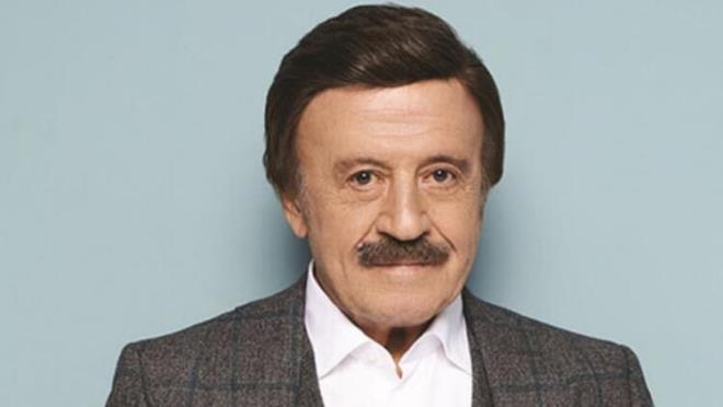 Fotoraftaki kii Trk mziinin efsane isimlerinden Selami ahin!