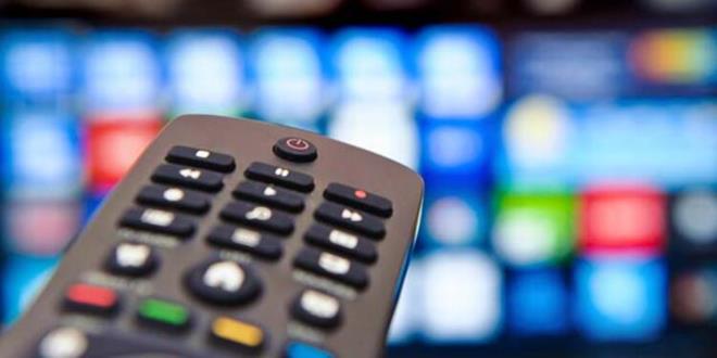 Ekran Boyutu  <br>  Almay dndnz ekran boyutuna sahip televizyon, odanzda oturduunuz yere elde ettiiniz metre deerleri arasnda bir mesafede olmal. rnein 42 inlik bir model dnyorsanz, bu formle gre TV'yi oturduunuz yere 1,6 ila 2,1 metre arasndaki bir mesafeye yerletirirseniz tatminkar bir izleme deneyimi alabilirsiniz.