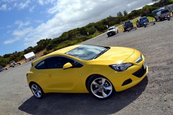 Opel: 4 bin 350 adet