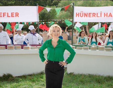 te yandan Berna Lain'in bu paylam herkes tarafndan dikkat ekince tepkiler  gibi byd. Lain'in paylam provokasyon ierikli saylnca Cumhuriyet Savcl harekete geti.