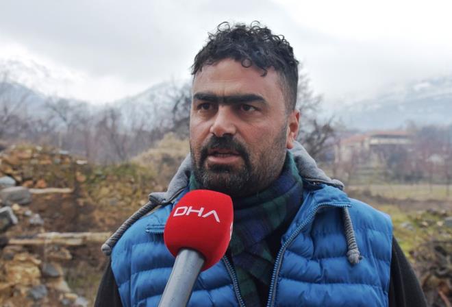 Babas Mustafa amca her sene gelirdi  <br>  Eyp Sunal ise "Gke'de Kemal Sunal'dan kalan tek evdi. Biz evi onarmak, kendisinin bir ans olarak yaatmak istedik. Ama olmad.  Babas Mustafa amca her sene gelirdi, bizlerin yannda kalrd. Mustafa amca ldkten sonra ilikimiz kesildi" dedi.