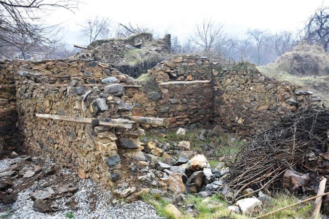 Yeilam&#8217;n unutulmaz isimlerinden usta oyuncu Kemal Sunal'n 11 Kasm 1944'te dnyaya geldii Doanyol ilesine bal Gke Mahallesi'ndeki ev de bu depremde ykld. 27 Aralk 2019'da yine Elaz'n Sivrice ilesinde meydana gelen 4.9 byklndeki depremde hasar gren evin byk depreme dayanamad bildirildi.
