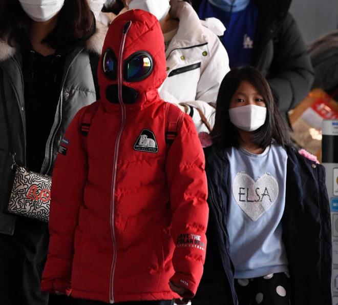 DNYA SALIK RGT ACL DURUM LAN ETT  Dnya Salk rgt (DS) dn yaplan aklamada, in'de ortaya kan yeni tip koronavirs (2019-nCoV) salgnyla ilgili "uluslararas kamu sal acil durumu" ilan edildiini duyurdu.