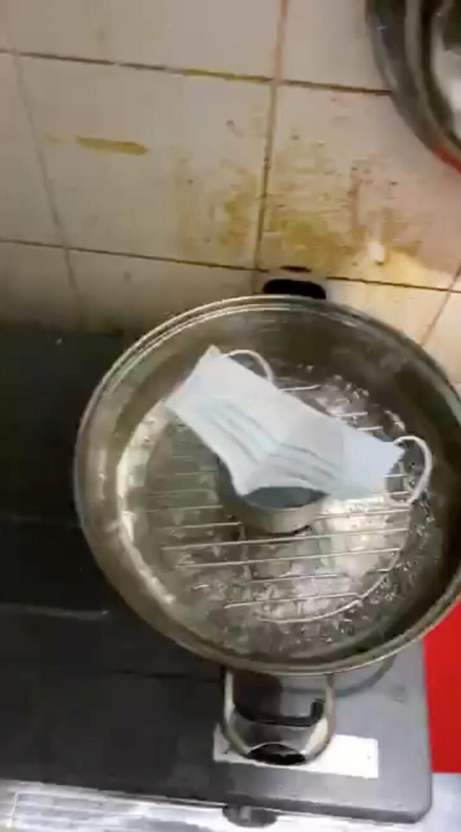 MASKELER BUHARLATIRIP KULLANIYORLAR  Sosyal medyada paylam rekoru kran bu grntler Hong Kong'da bir gencin virsle mcadelesinde yaptklarn gsteriyor.