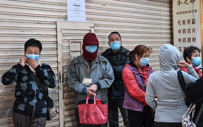 rnein bir nceki 'iddetli Akut Solunum Sendromu' olarak kategorize edilen SARS virs misk kedisi ile ilikilendirildi. Bundan da nce 2002-2003 yllarnda yzlerce kiinin lmne neden olan SARS virs de yarasalar ile ilikilendirildi. Bilim insanlar yarasadaki virsn nce kedigillere bulat oradan da kedileri yiyen insanlara bulatn dnyor.