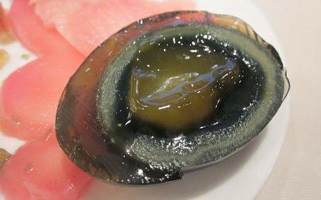 Bin yllk yumurta: Kl ve amurda 100 gn bekletilerek jelatinlemi rdek yumurtas