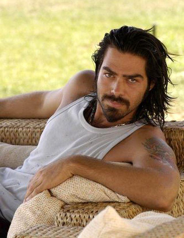 Arka Sokaklar'da oynayan oyuncu Uur Pekta'n da Survivor 2020'de yaracan Acun Ilcal aklamt.