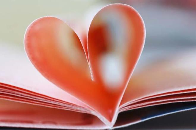 talya  <br>talya da lkeye gmen akn kesmek ve belli turistik yerleri youn ziyareti akmndan koruyarak ypranmasn nlemek iin turist vizesini zor veren lkelerden birisi.    Organize gruplar halinde deil de yalnz seyahat ediyorsanz, bir hayli belge temin etmenizi istiyorlar. Seyahat dilekesi, ayrntl seyahat plan, maa bordrosu, SSK hizmet dkm, imza sirkleri vs. Bunlar yan sra lkeye ilk giriiniz ise olduka ksa kalma sreli vize veriyorlar.