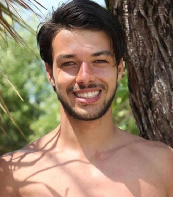 2013 &#8211; Hilmi Cem ntepe  <br> Latin danslar zerine baarl bir gemii olan Hilmi Cem ntepe, orta olduu dans okulunda eitmenlik yapyordu. Survivor'a katlan ve zaferle tamamlayan ntepe, yarmadan sonra nce Muhteem Yzyl'da ksa bir sre yer ald sonra da alkuu dizisine transfer oldu. ntepe, kariyerine oyuncu olarak devam ediyor.