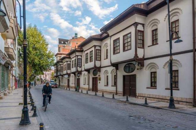 MALATYA    Doum yeri: Malatya    stanbul'daki nfus: 232.730