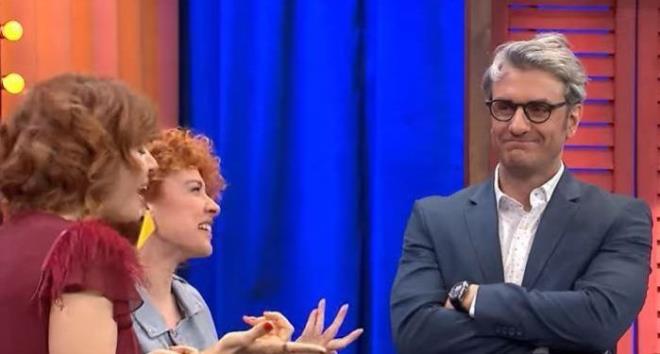 Yapmcln BKM&#8217;in stlendii, ekranlarn komedi klasii Gldr Gldr Show kahkaha dolu skeleri ve sevilen kadrosu ile Show TV ekrannda hayranlar ile bulumaya devam ediyor. Ancak programda nemli bir deiiklik yapld.