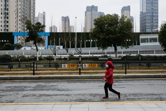 Son 24 saatte 86 can kayb    <br>lke genelinde son 24 saatte 86 kii koronavirs nedeniyle yaamn yitirirken, 3 binden fazla yeni vaka tespit edildi. Bugne kadar can kayplarnn 699&#8217;u koronavirsn merkez ss olan Hubey eyaletinde olurken, dier eyaletlerden Hnan&#8217;da 4 Heylongciang&#8217;da 5, Haynan&#8217;da 2, Guicou, Gansu, Cilin, Hbey, Suan, Guangdong eyaletlerinde 1&#8217;er kii hayatn kaybetti.