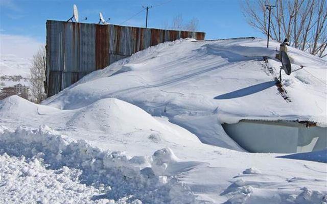 Kastamonu<br>    Kastamonu l Milli Eitim Mdrlnden yaplan aklamada, Azdavay, Daday, atalzeytin, Doanyurt, hsangazi ve Pnarba ilelerinde tm okullarn, kent merkezinde ise tamal eitim yapan okullarn pazartesi gn tatil edildii belirtildi.    Daha nce yaplan aklamada, Al, Kre, enpazar, Hann, Ara, Devrekani ve Seydiler ilelerindeki tm okullarda, Bozkurt, Takpr ve Cide ilelerinde tamal eitim yapan okullarda, nebolu ilesinde ise lise ve dengi okullar hari dier okullarda yarn eitime ara verildii duyurulmutu.
