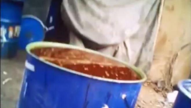 Restoranlarn ve kesimhanelerin yaknndaki kanalizasyonlardan elde edilen ve yasad olarak yeniden kullanlan atk yalar, insan sal iin byk tehlike tekil ediyor.