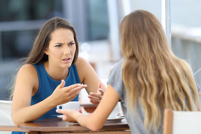 Masada bir tartma yaanyorsa bir anda suyunuzu tazelemeye ya da yan masadaki tuzluklar doldurmaya gelen garson saysnda art yaanabilir. nk biraz dramay kim sevmez?