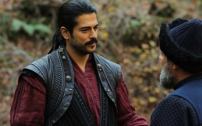 Dirili Erturul dizisinin devam niteliinde ATV ekranlarnda yaymlanan Kurulu Osman dizisi yaymlanmaya balayaca esnada Burak zivit, Nurettin Snmez, Ragp Sava, Saruhan Hnel ve Ayegl Gnay gibi isimlerle anlamt.