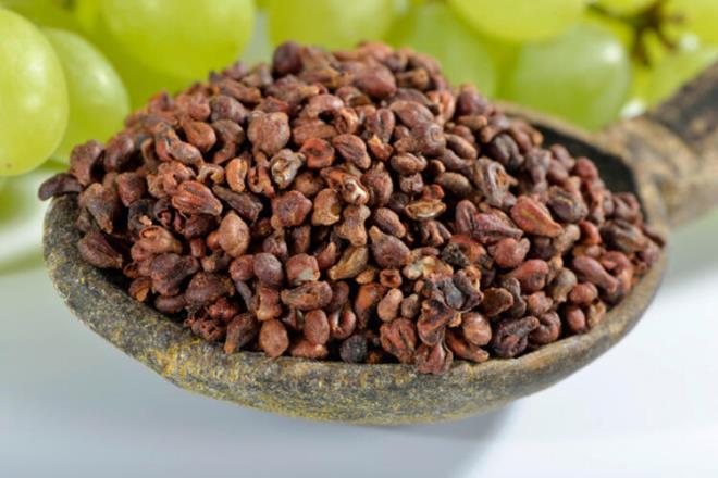 Akcier rahatszlklarnn balca nedenleri arasnda hava kirlilii ve sigara kullanm yer alyor. Peki, hangi besinler akcieri temizlemeye yardmc oluyor? Diyetisyen Dilara Demirkan Erkek, akcierleri korumak ve temizlenmesine yardmc olmak iin tketilmesi gereken besinleri sralad.