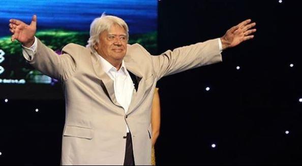 Bu dnemde stanbul'a gelen Medrano Sirki'nde alt ay sreyle akrobasi eitimi ald. Burada rendiklerini Malkoolu ve Battalgazi serilerinde beyaz perdeye aktararak, Trk sinemasna daha nce hi rnei olmayan bir tarz getirdi. Kariyeri boyunca westernden komediye, macera filmlerinden toplumsal filmlere deiik trlerde filmler ekti.