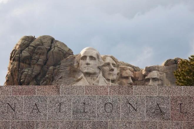 90&#8217;l yllara dek sren almalarla bitirilen odada bugn ABD&#8217;nin baz sembol belgeleri mevcut.