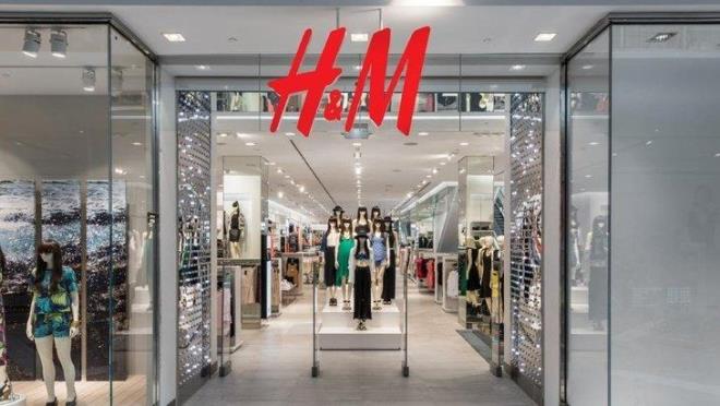 H&M  <br>  H&M in'de bulunan 520 maazasndan 334'n koronavirs salgn nedeniyle geici olarak kapattn duyurmutu.