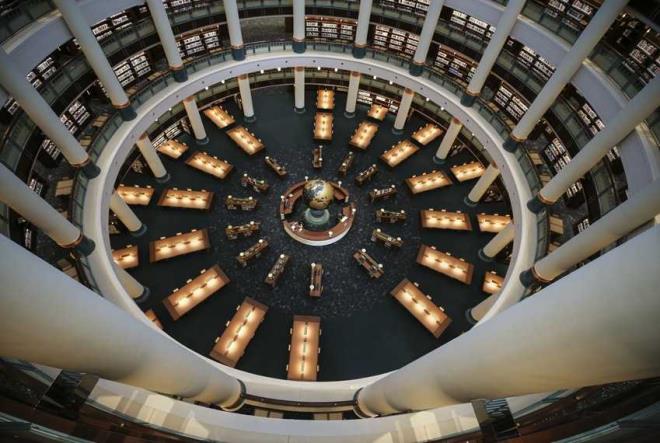 Ktphaneye nasl girilecek?  <br>  Ktphaneyi kullanmak isteyen Trkiye Cumhuriyeti vatandalar, e-Devlet zerinden ye olabilecek, yeni kimlik kartlaryla giri yapabilecek. Eski kimlik sahipleri ise ktphaneye, kapda alacaklar geici kart ile girebilecek. Yabanc uyruklular ise pasaportlar karlnda verilecek geici giri kartlaryla ktphane hizmetlerinden faydalanabilecek.