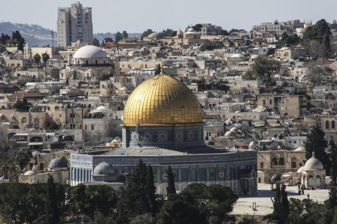 Osmanl dneminde sultanlarn fermanla izin verdii Batl lkeler, dnemin hogrl ortamnda elde ettikleri haklar koruyarak faaliyetlerini srdryor.
