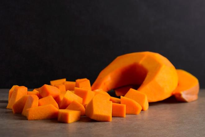 Balkaba: Yzde 90&#8217; su olan balkabanda potasyum, magnezyum, inko, kalsiyum, fosfor ve demir gibi ok nemli mineraller bulunuyor. Ayrca A vitamini asndan olduka zengin olan balkaba, retinoid ad verilen bileikler sayesinde de sivilce, iltihap ve dier cilt problemlerinin iyilemesinde yardmc oluyor.