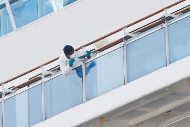 "CEHENNEM GB"  Gemideki yolculardan biri olan Olivia Capodicasa, geminin karantinaya alndnda byk annesiyle birlikte yolculuunun son gecesindeydi. Avustralyal gen kadn yaananlar 'cehennem' olarak nitelendirdi.