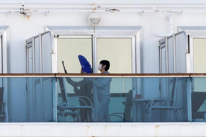 Capodicasa, "24 saat buradayz btn gn tv izlemekten baka yapacak bir eyimiz yok" ifadelerini kulland.