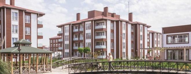 Projeye en ok bavuru 375 bin 953 ile stanbul'dan yapld. zmir'den 75 bin 288, Gaziantep'ten 69 bin 686, Bursa'dan 56 bin 142 ve Ankara'dan da 18 bin 38 kii bavuruda bulundu.  <br>  Proje kapsamnda, TOK tarafndan her ilde ayr ayr kura ekimi yaplacak.   <br>  100 bin sosyal konut projesi kapsamnda, stanbul'da talep toplanan 3 projedeki 10 bin konutun ilk kuras, Tuzla'da 117 bin 650 bavurunun yapld 5 bin 750 konut iin yaplacak. Kura treni, 16 Mart Pazartesi gn gerekletirilecek.   <br>  Kura ekimi, Arnavutky'de yer alan 3 bin 750 konut iin 18 Mart, Baakehir'deki 500 konut iin de 20 Mart'ta yaplacak.