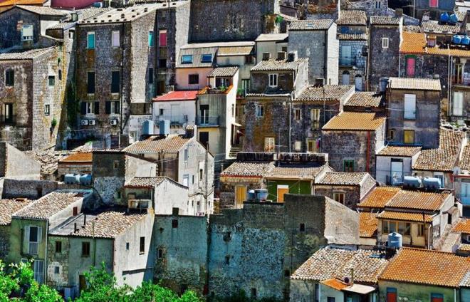 Son yirmi ylda sadece iki bebein dnyaya geldii Teora'da bu teviin ie yarayp yaramayacan ise zaman gsterecek.