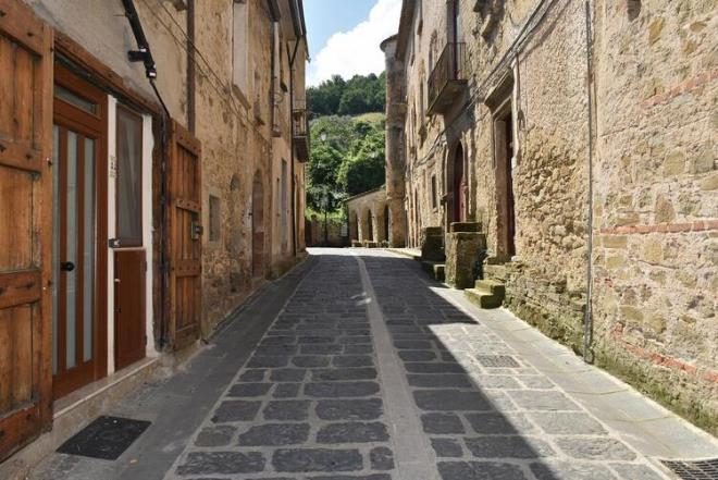 "Bu olumsuz trendi tersine evirmek istiyorum. ocuklar bizim geleceimiz. Yeni aileler, klen topluluumuzun yap talar olacak, bu yzden daha fazla ocuu olanlar bavurmaya tevik ediyoruz."