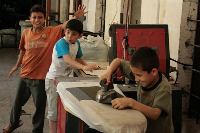 stanbul Bykehir Belediyesi (BB) bnyesinde kurulan stanbul Planlama Ajans&#8217;na bal olarak alan stanbul statistik Ofisi almalarna balad. stanbul&#8217;da ocuk yoksulluunu aratran ofis, arpc verilere ulat. Aratrma, 16-27 Aralk 2019 tarihleri arasnda 74 mahallede 1002 haneyle yz yze grlerek anket almas olarak yapld.