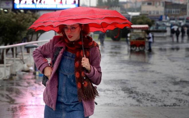 Meteoroloji, "Poyraz ve karayelin etkisi ile Marmara Blgesi'nde scaklklar da decek." aklamas yapt. Marmara,  Ege, Akdeniz,  Anadolu, Bat ve Orta Karadeniz, Dou ve Gneydou Anadolu'nun bats ile Bingl, Mu ve Giresun evrelerinin yal geecei tahmin ediliyor.